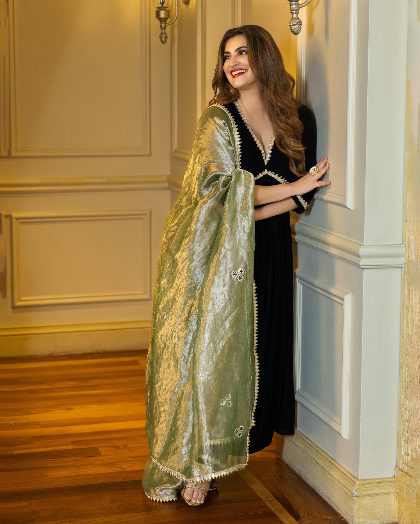 Kalki Black Solid Velvet Suit Set My Store