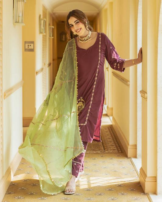 Kainat Mauve Embroidered Velvet Suit Set My Store