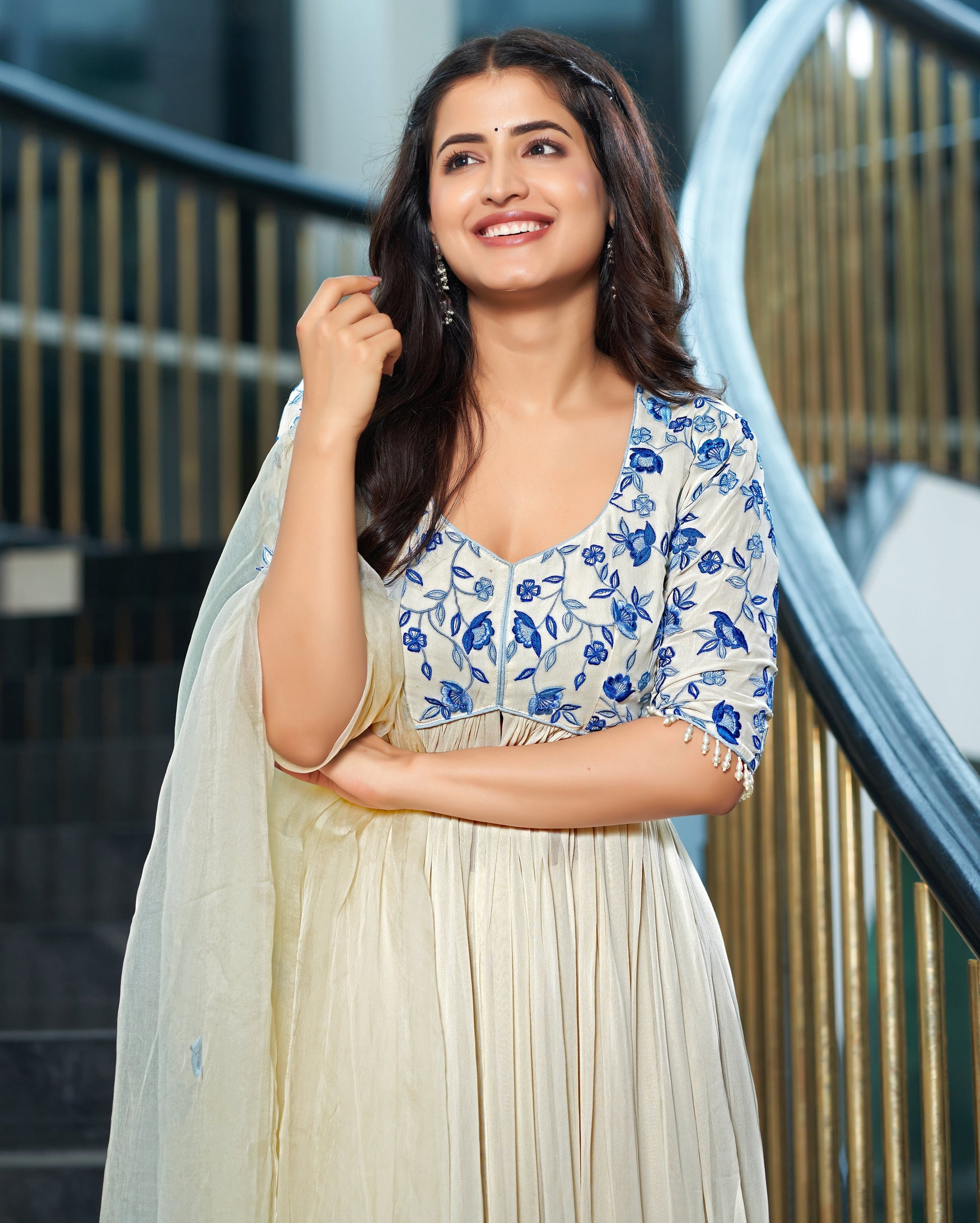 Rivaayat Off White Embroidered Georgette Suit Set Quick Cart