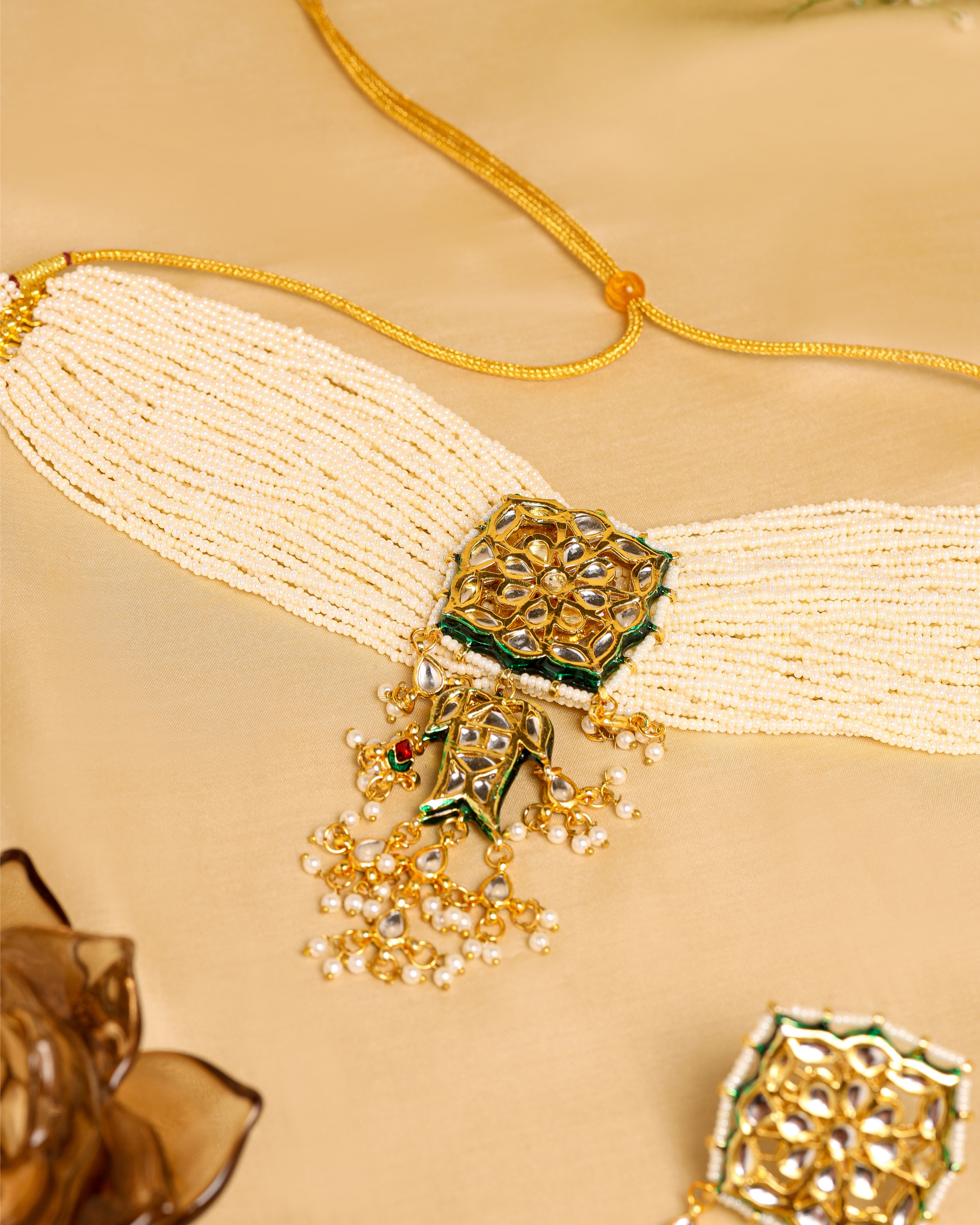 Lucent White Handcrafted Necklace Quick Cart